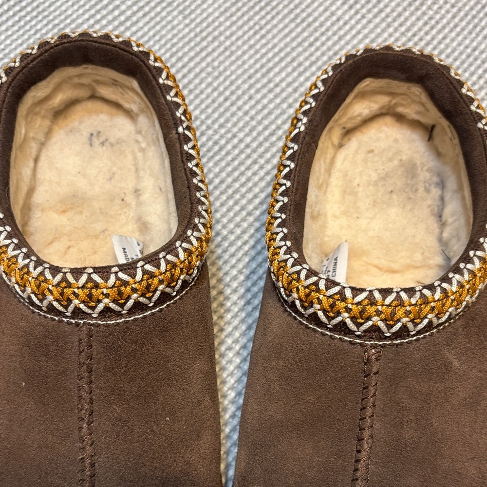 Ugg womens Brown Suede Slip-On Cozy Clog with Patterned Trim - Picture 3 of 11